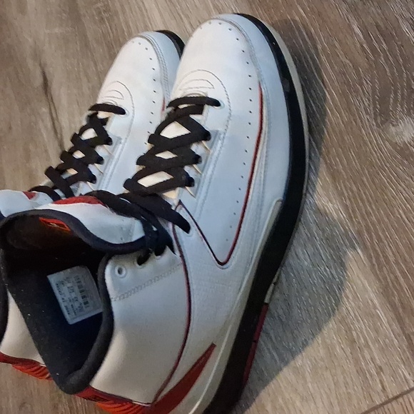 Jordan 2s - Picture 6 of 10